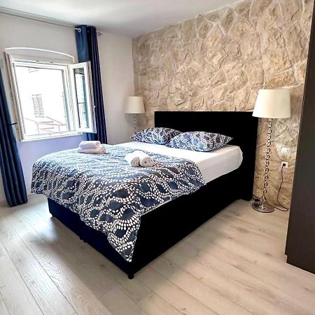 Apartment Vijoleta In City Centre Split Luaran gambar